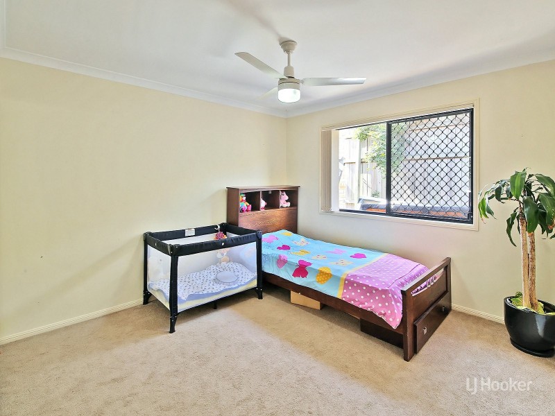 28 Pinedale Crescent, Parkinson QLD 4115