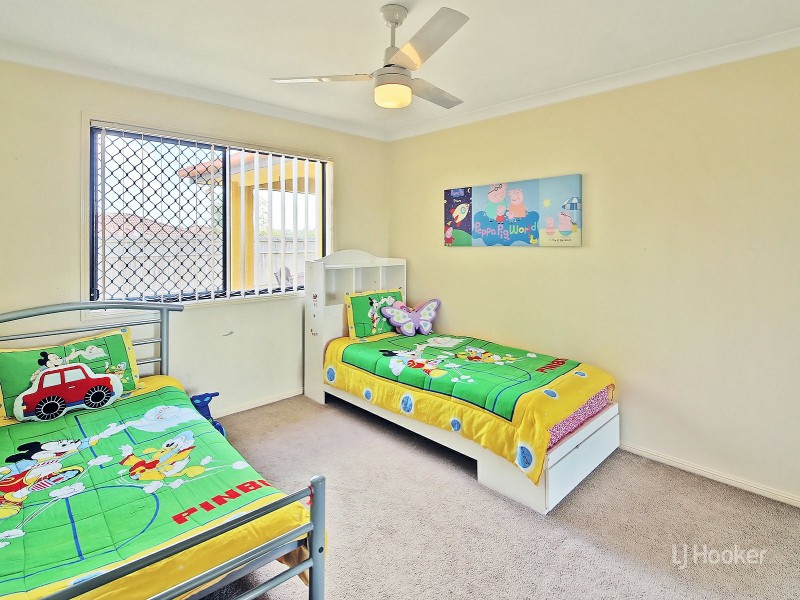 28 Pinedale Crescent, Parkinson QLD 4115