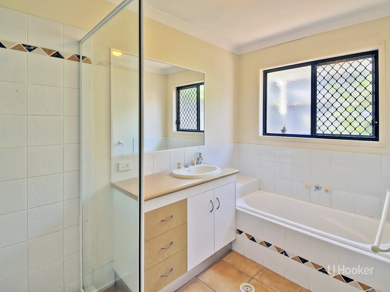 28 Pinedale Crescent, Parkinson QLD 4115