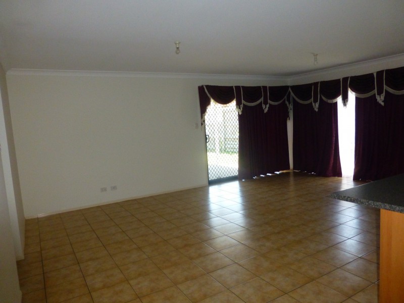 12 Naracoorte Place, Parkinson QLD 4115