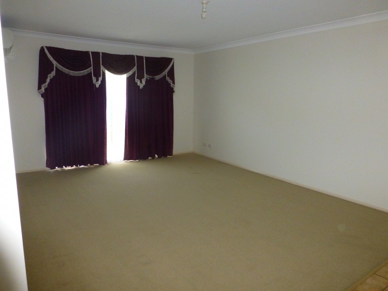 12 Naracoorte Place, Parkinson QLD 4115