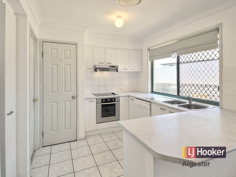 8 Bellavista Close, Calamvale QLD 4116