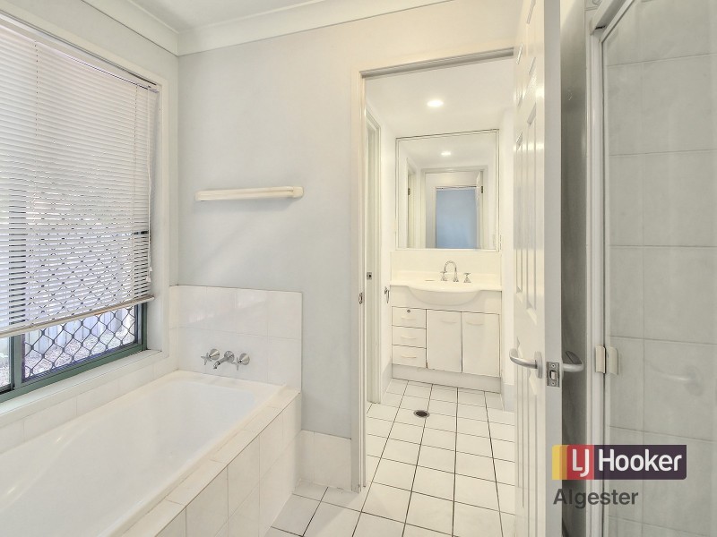 8 Bellavista Close, Calamvale QLD 4116