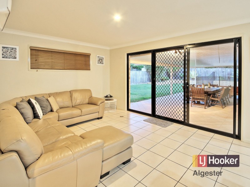 83 Daintree Drive, Parkinson QLD 4115