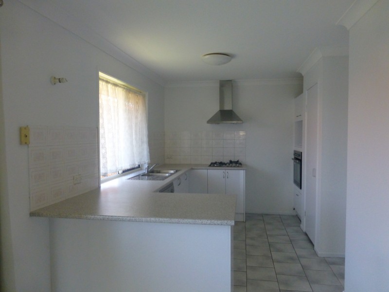 76 The Village Avenue, Coopers Plains QLD 4108