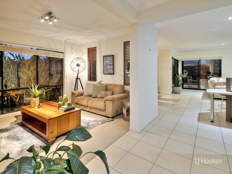 28 Lomond Place, Parkinson QLD 4115