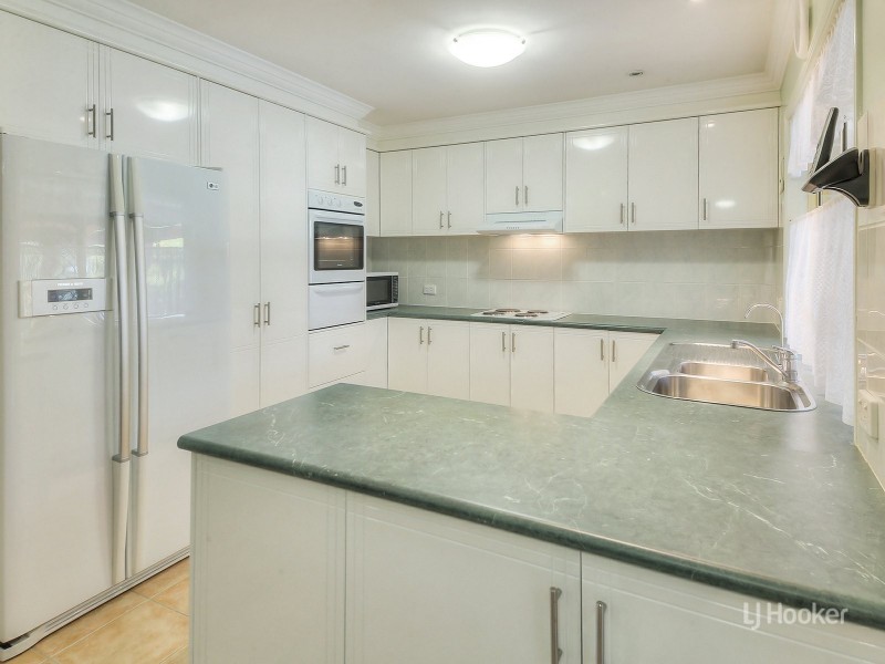 7 Strathaird Place, Parkinson QLD 4115