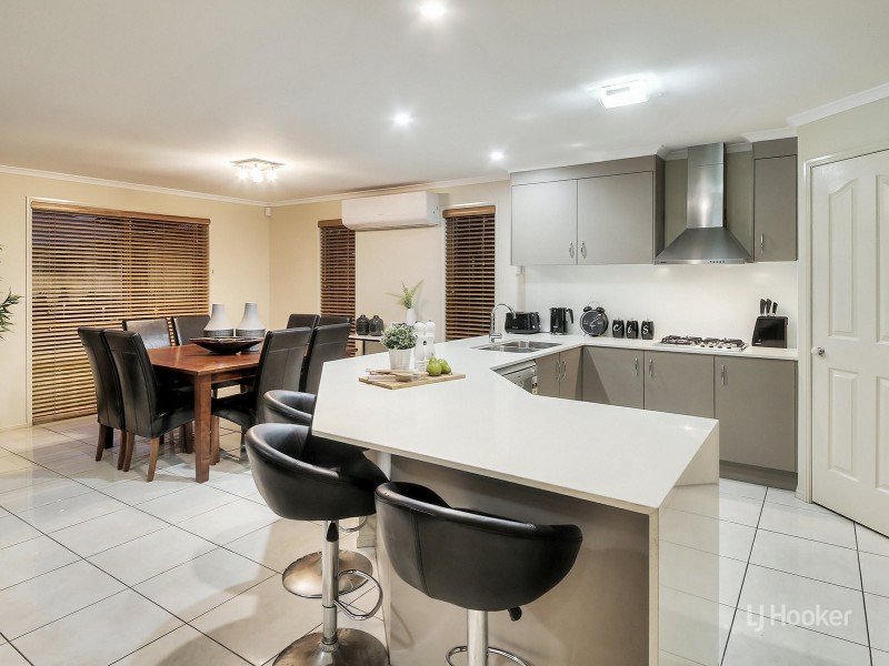 137 Wallum Drive, Parkinson QLD 4115