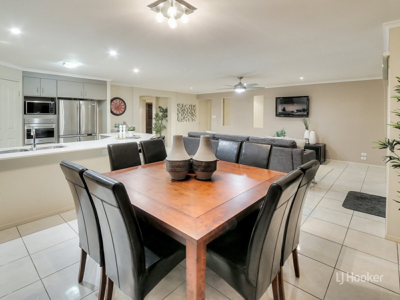 137 Wallum Drive, Parkinson QLD 4115