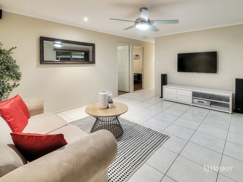 137 Wallum Drive, Parkinson QLD 4115