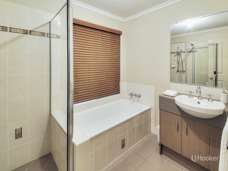 137 Wallum Drive, Parkinson QLD 4115