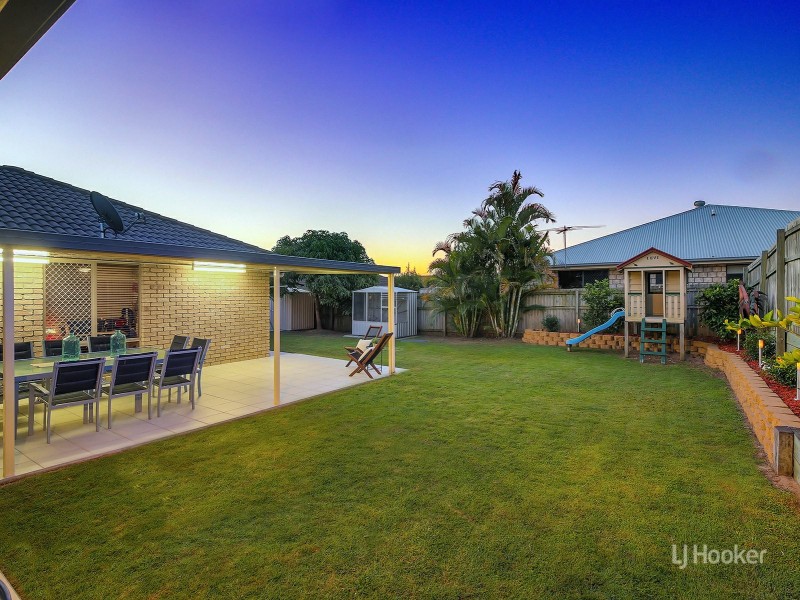 137 Wallum Drive, Parkinson QLD 4115