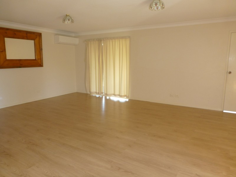 1 Bannockburn Crescent, Parkinson QLD 4115