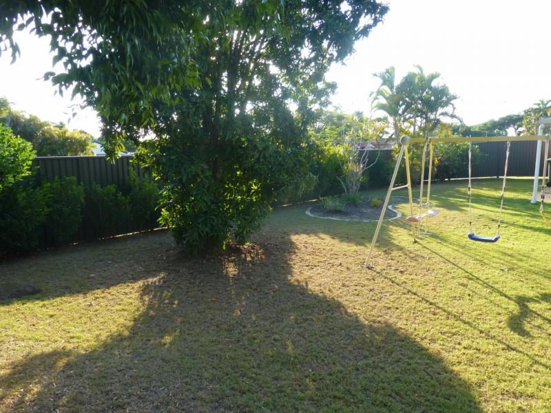 1 Bannockburn Crescent, Parkinson QLD 4115