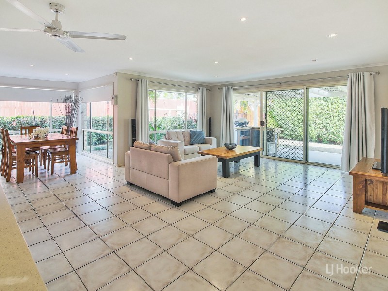 3 Warranilla Street, Parkinson QLD 4115