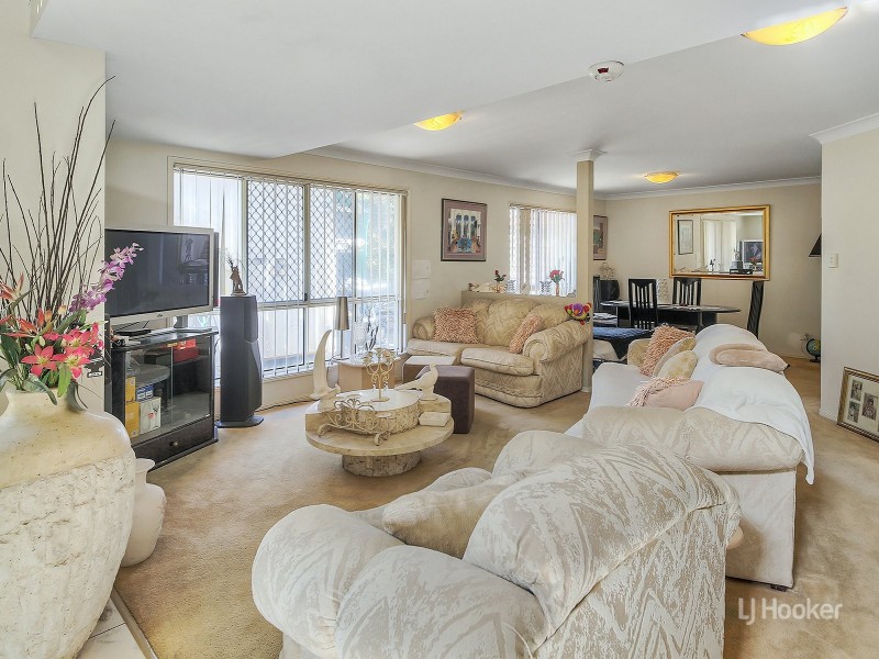 109 Oakview Street, Parkinson QLD 4115