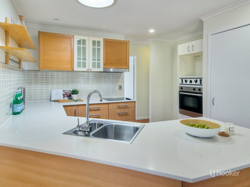63 Bannockburn Crescent, Parkinson QLD 4115