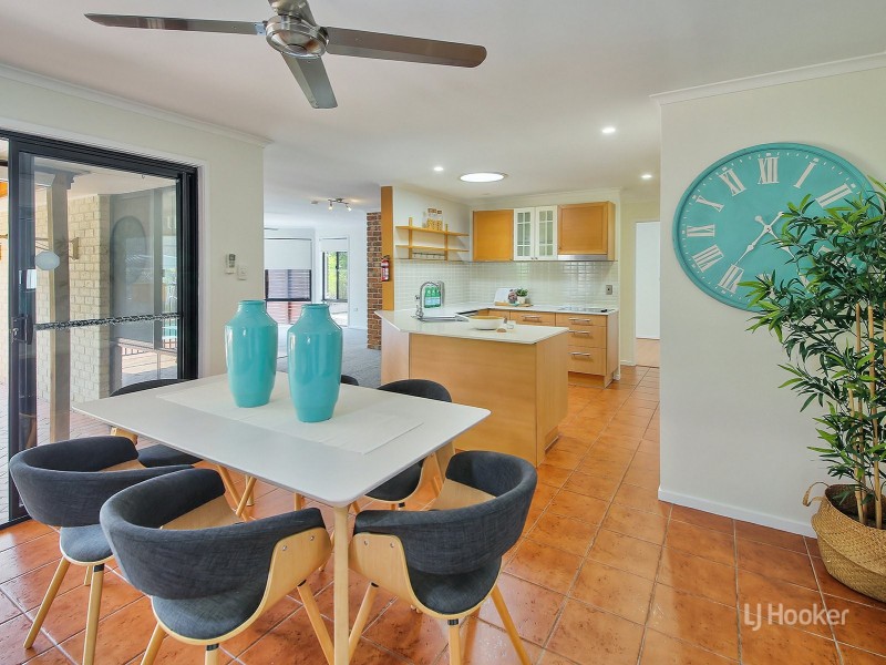 63 Bannockburn Crescent, Parkinson QLD 4115