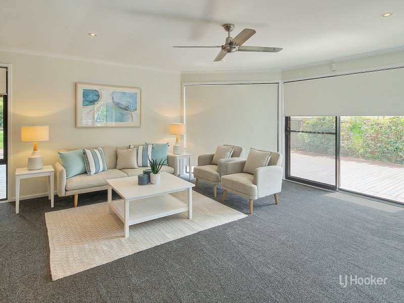 63 Bannockburn Crescent, Parkinson QLD 4115