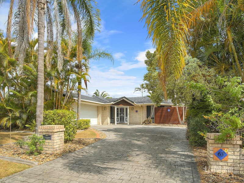 63 Bannockburn Crescent, Parkinson QLD 4115