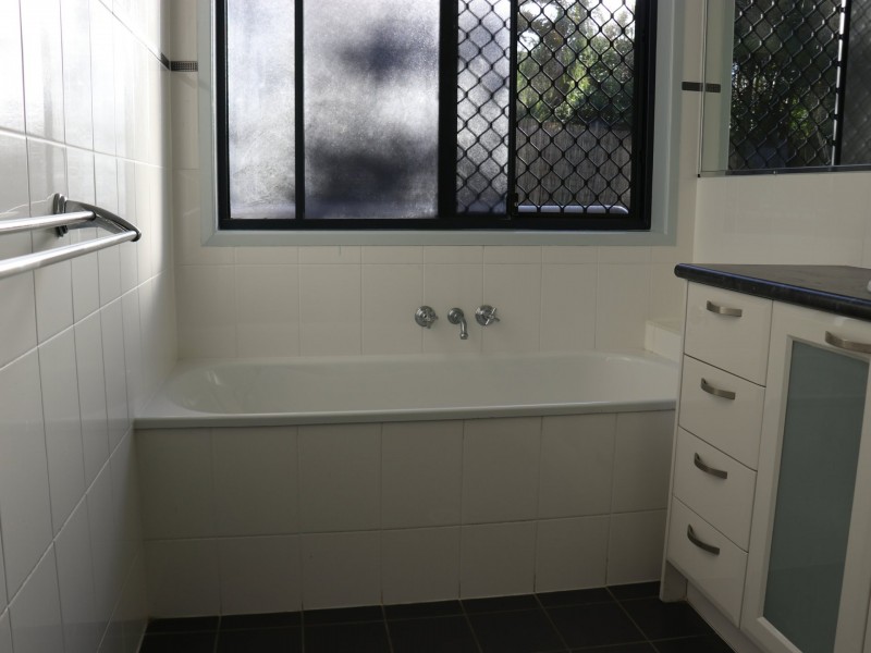 27B Clivia Crescent, Daisy Hill QLD 4127