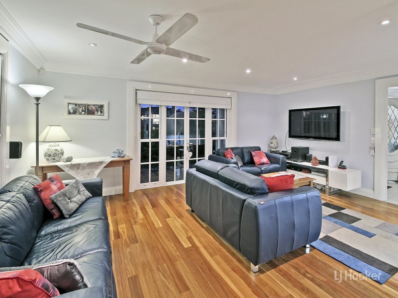 22 Lakewood Avenue, Parkinson QLD 4115