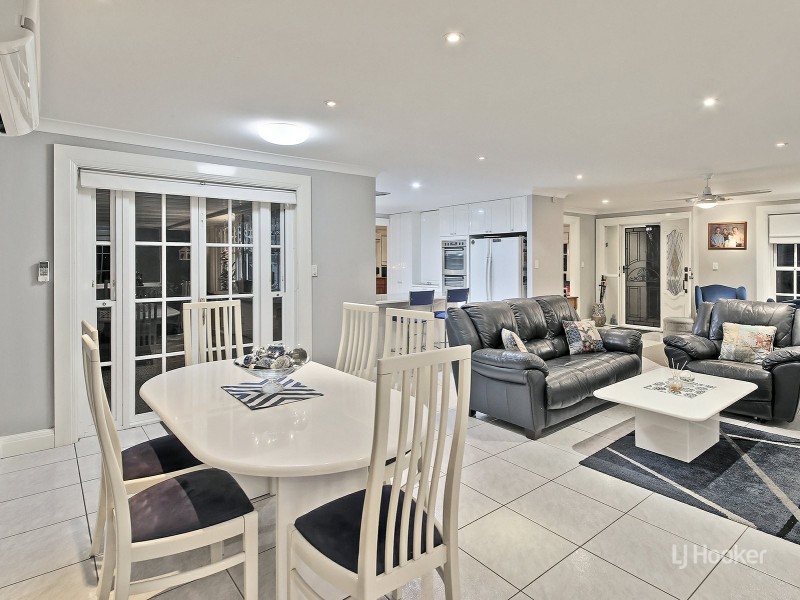 22 Lakewood Avenue, Parkinson QLD 4115