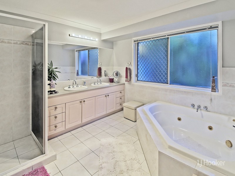 22 Lakewood Avenue, Parkinson QLD 4115