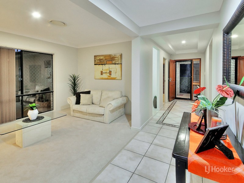 44 Murramarang Drive, Parkinson QLD 4115