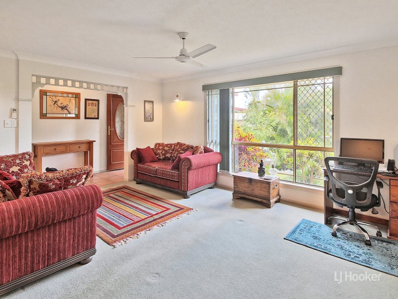 4 Corypha Crescent, Calamvale QLD 4116