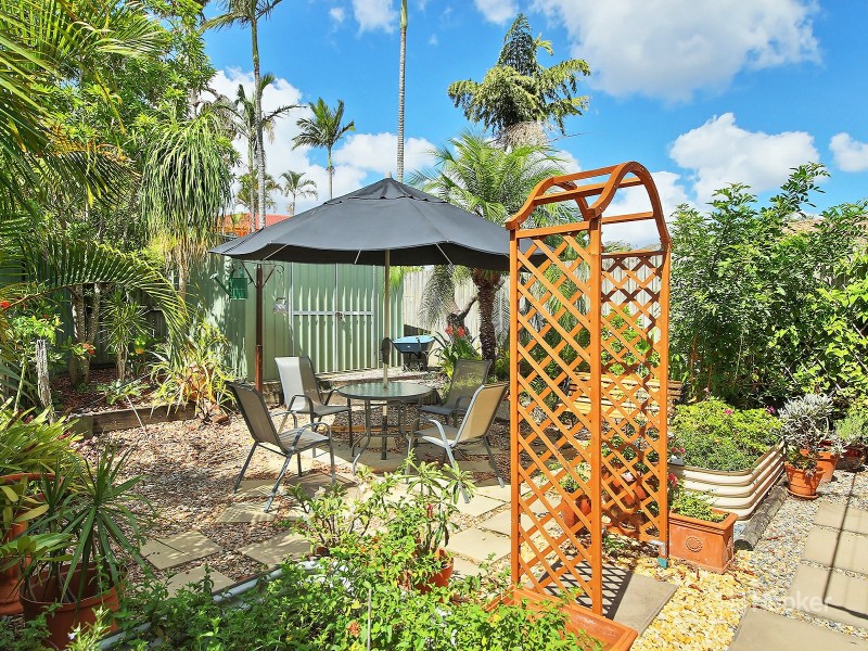 4 Corypha Crescent, Calamvale QLD 4116