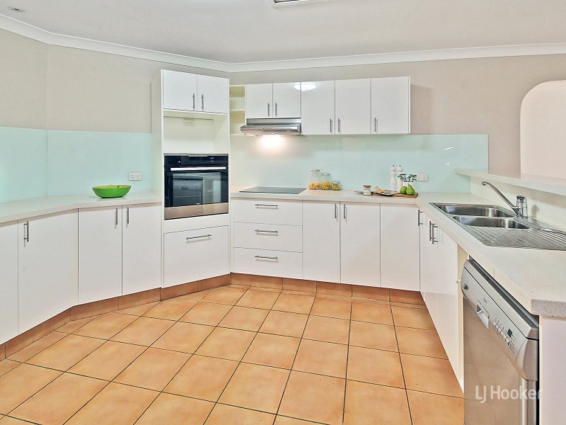 15 St John Close, Parkinson QLD 4115