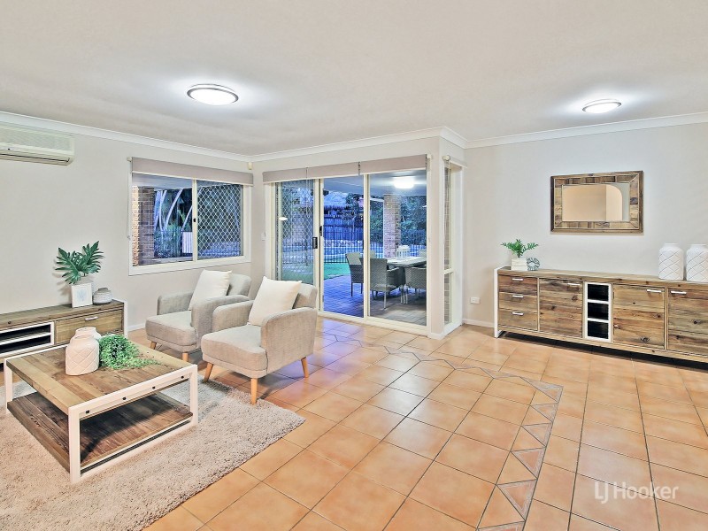 15 St John Close, Parkinson QLD 4115