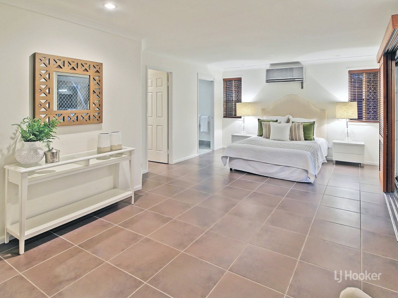 15 St John Close, Parkinson QLD 4115