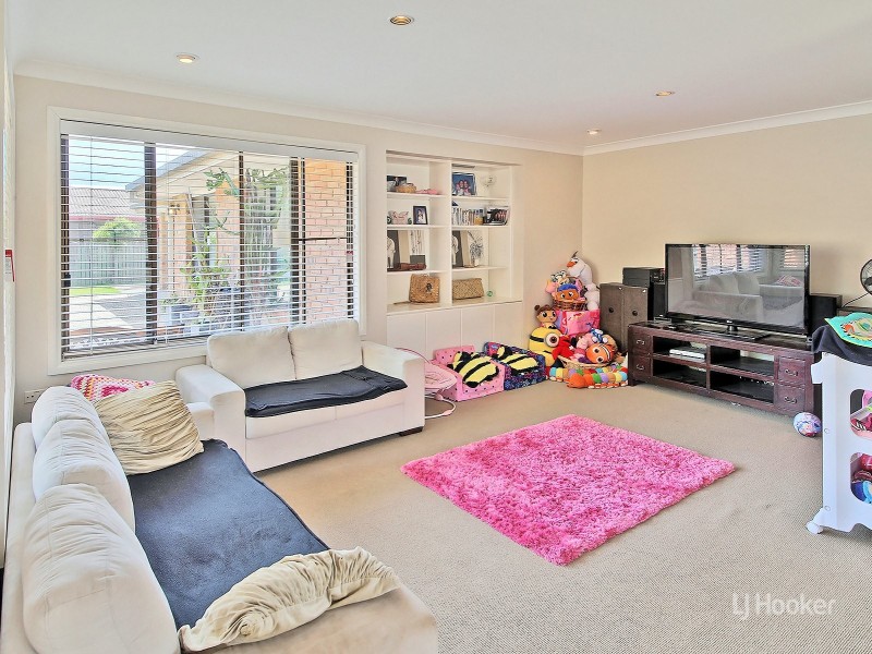 10 Caravonica Court, Calamvale QLD 4116