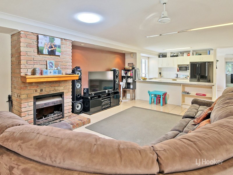 10 Caravonica Court, Calamvale QLD 4116