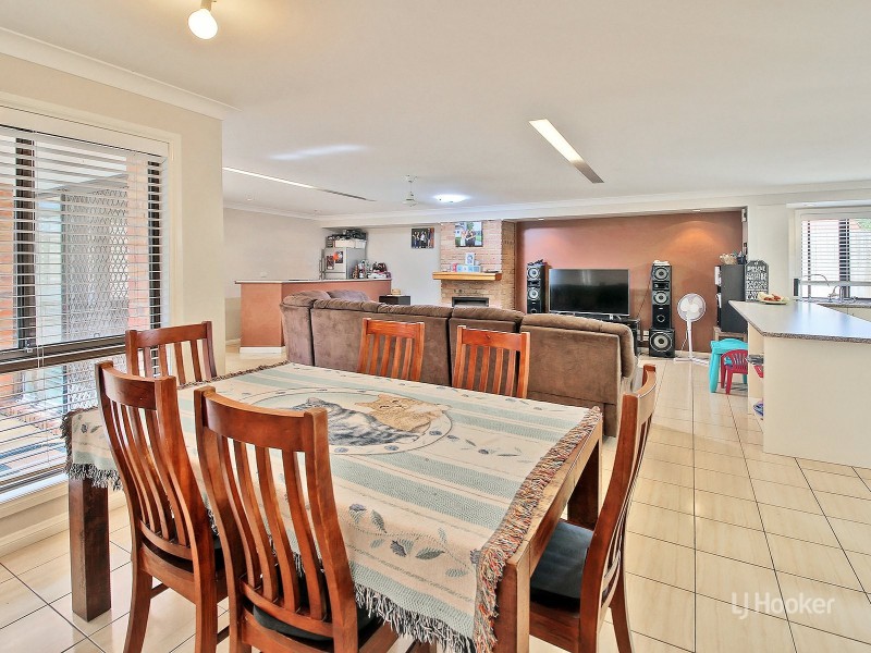 10 Caravonica Court, Calamvale QLD 4116