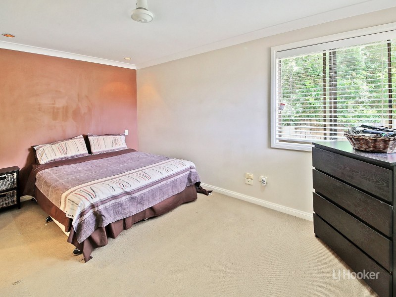 10 Caravonica Court, Calamvale QLD 4116