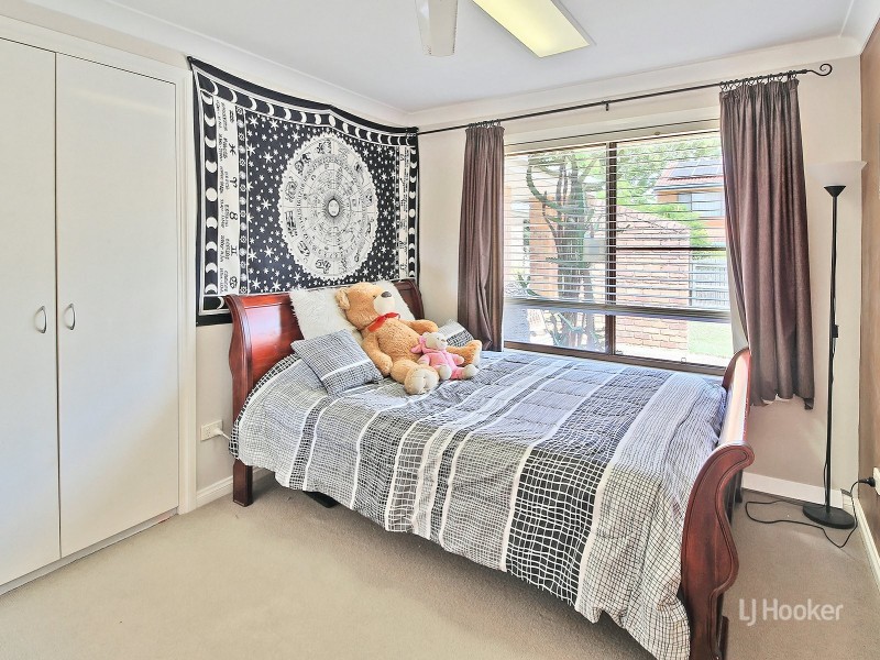 10 Caravonica Court, Calamvale QLD 4116