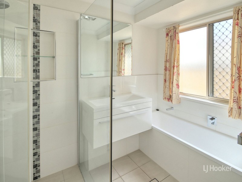 88 Bannockburn Crescent, Parkinson QLD 4115