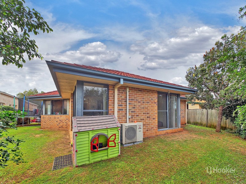 11 Pinedale Crescent, Parkinson QLD 4115