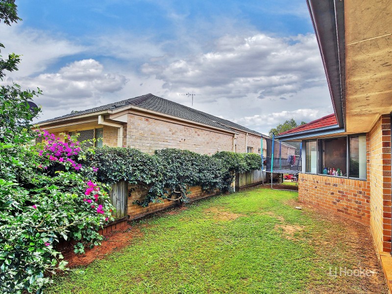 11 Pinedale Crescent, Parkinson QLD 4115