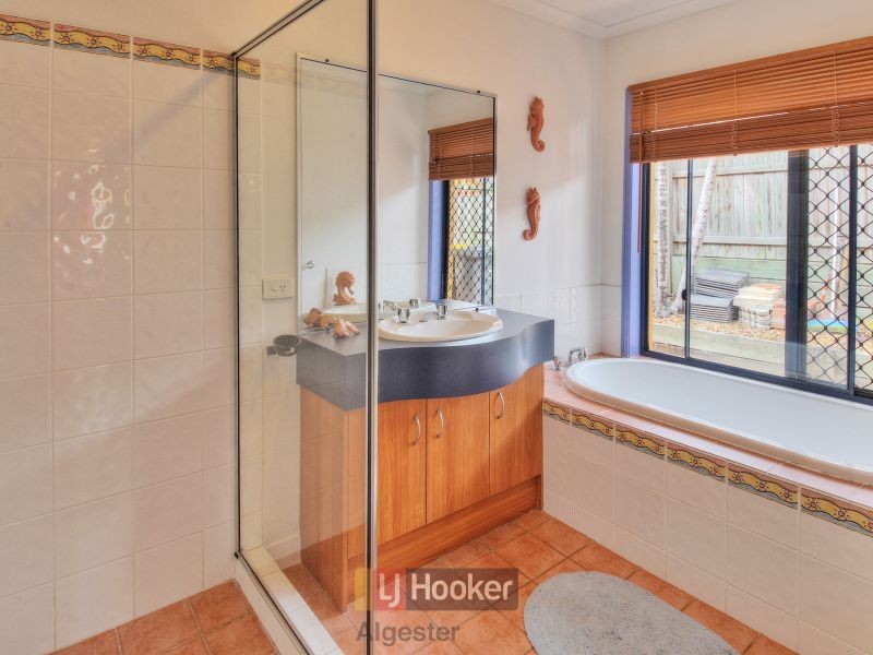 169 Glenfield Street, Parkinson QLD 4115