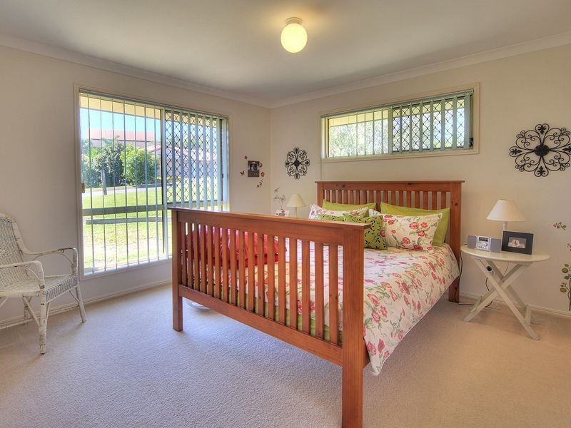 4 Maryland Place, Parkinson QLD 4115