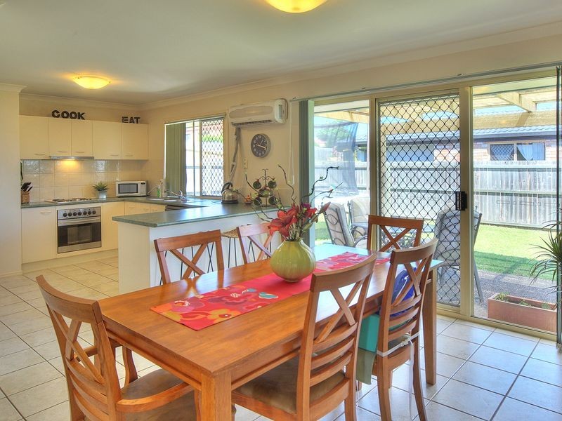 4 Maryland Place, Parkinson QLD 4115