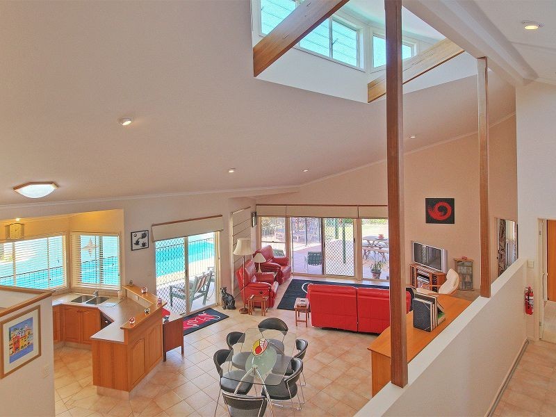 18 Eldena Place, Parkinson QLD 4115