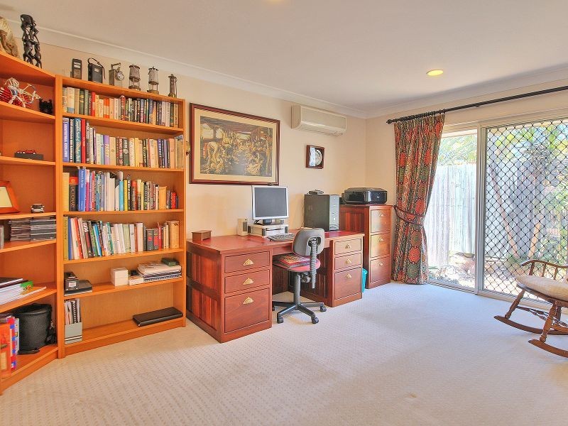 18 Eldena Place, Parkinson QLD 4115