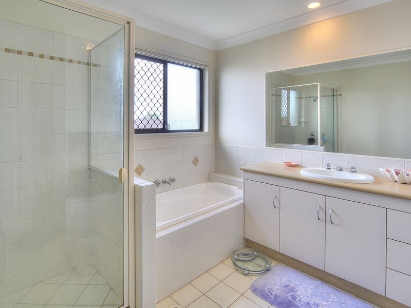 16 Cordeaux Place, Parkinson QLD 4115
