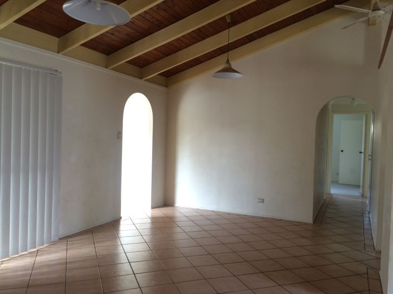 1 Raffin Crescent, Calamvale QLD 4116