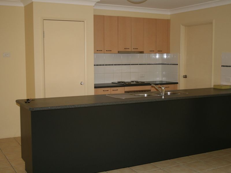 7 Naracoorte Place, Parkinson QLD 4115